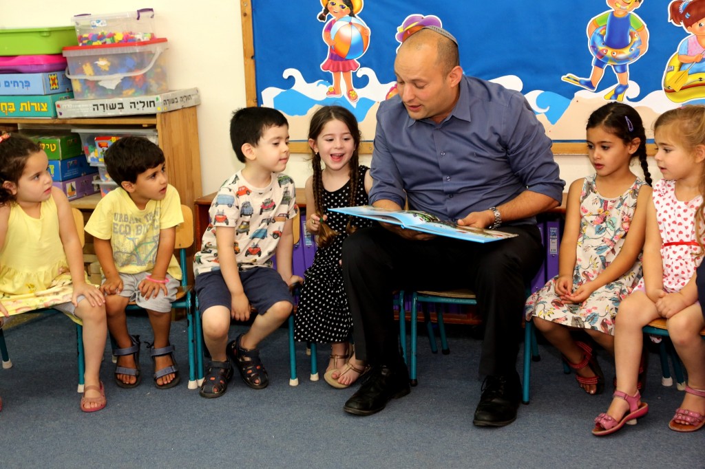 שר החינוך נפתלי בנט, אוגוסט 2015. צילום: יחסי ציבור משרד החינוך