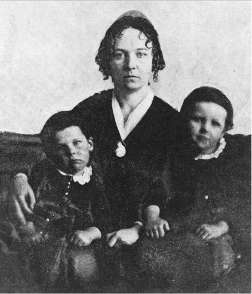 אליזבת סטנטון ושניים מתוך שבעת ילדיה