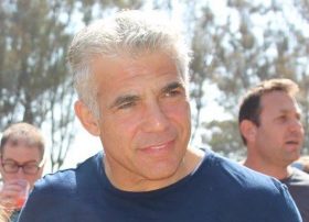 לפיד: אני בשל לראשות הממשלה – הראשונות לזהות פרק 9